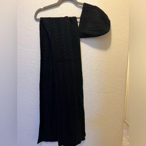 Amazon Essentials NWT Black Hat & Scarf Set